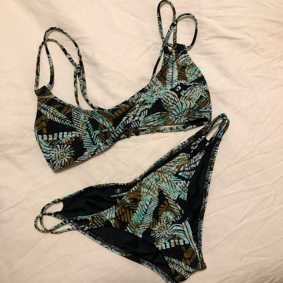 Volcom Other - Volcom Bikini. Small top. Medium Bottom. Volcom Other - Volcom Bikini. Small top. Medium Bottom.
